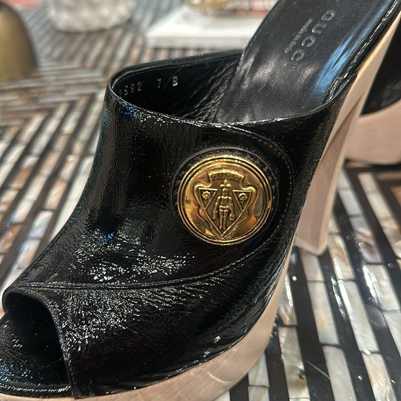 Gucci Black Patent Leather Hysteria Platform Clogs - Picture 5 of 11